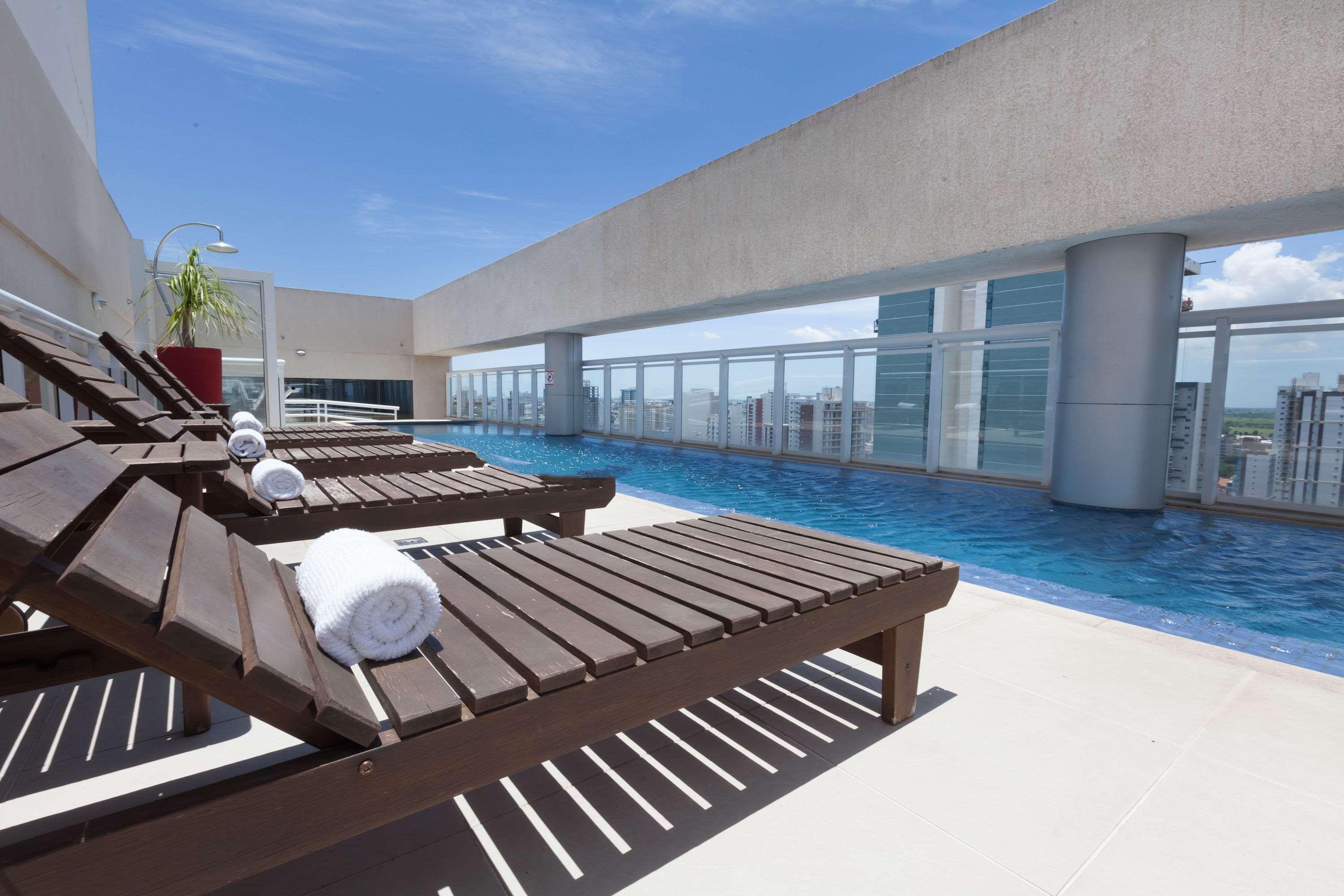 Ramada Hotel & Suites Campos Pelinca Campos dos Goytacazes Exterior foto