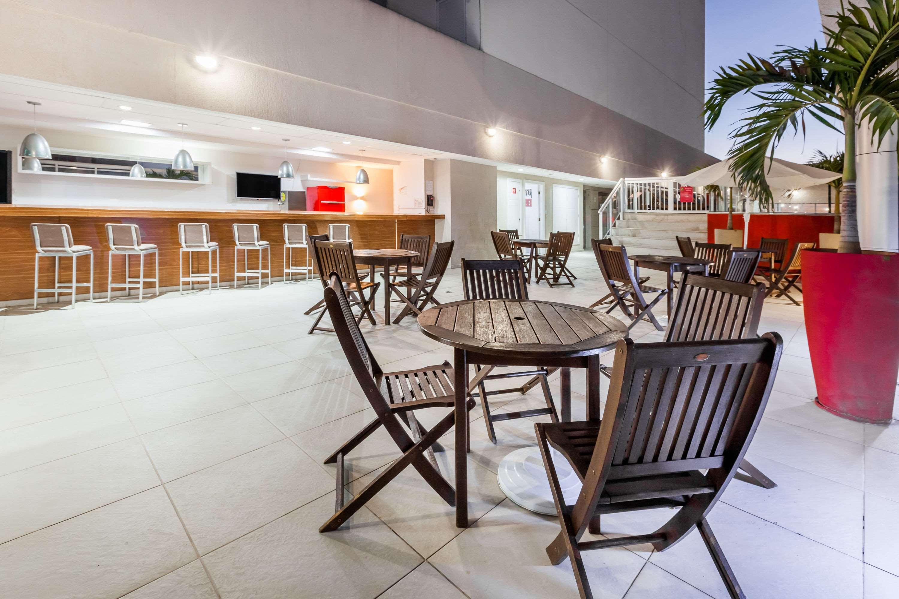 Ramada Hotel & Suites Campos Pelinca Campos dos Goytacazes Exterior foto