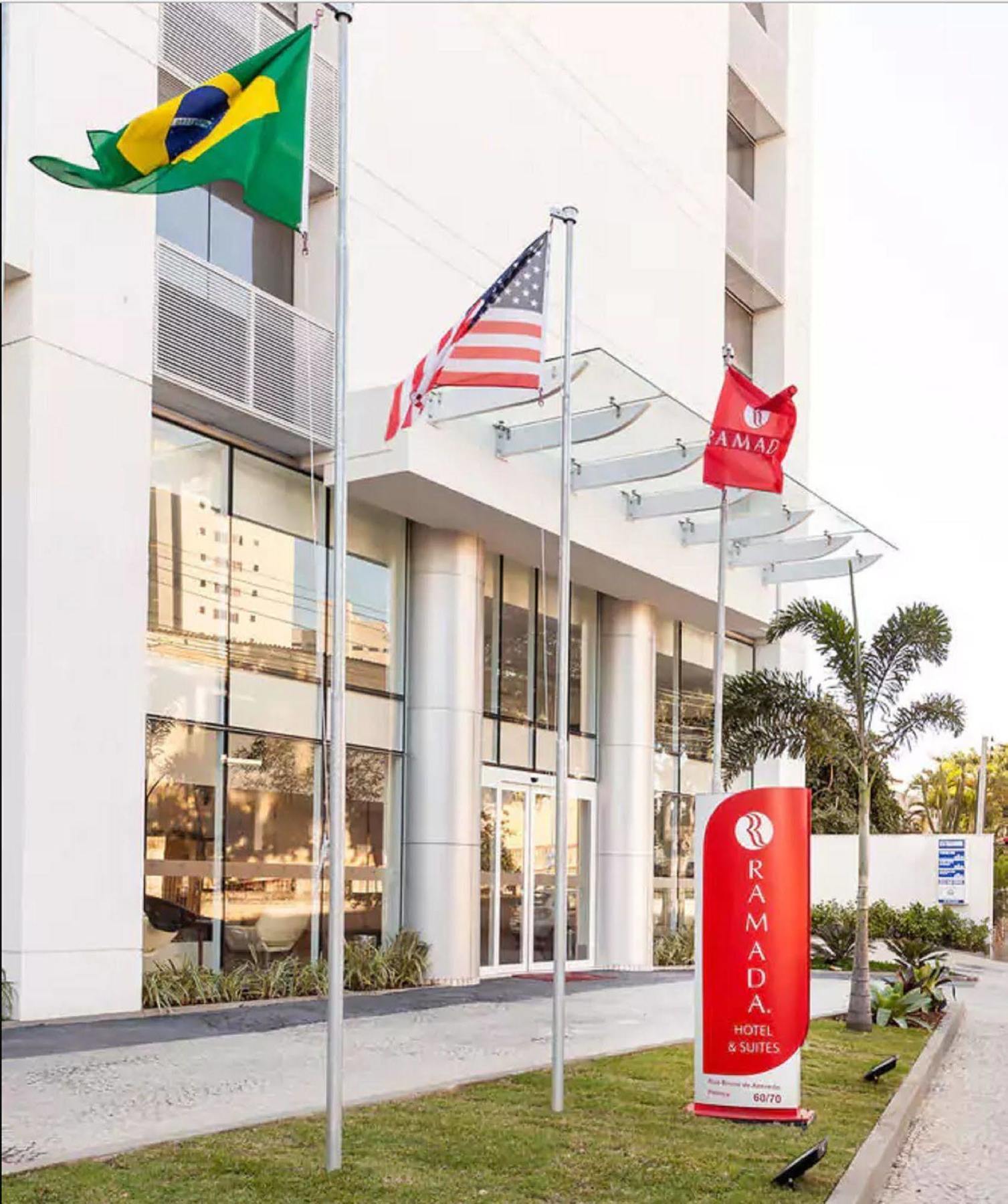 Ramada Hotel & Suites Campos Pelinca Campos dos Goytacazes Exterior foto
